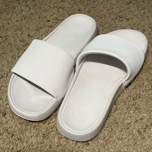 lululemon women’s restfeel slides